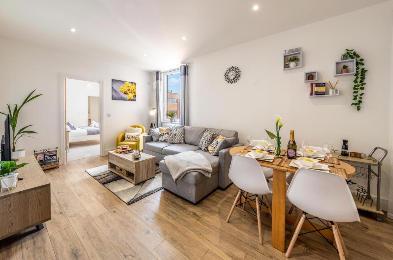 Mission Wave - Venture Apartment Staines-upon-Thames Екстериор снимка