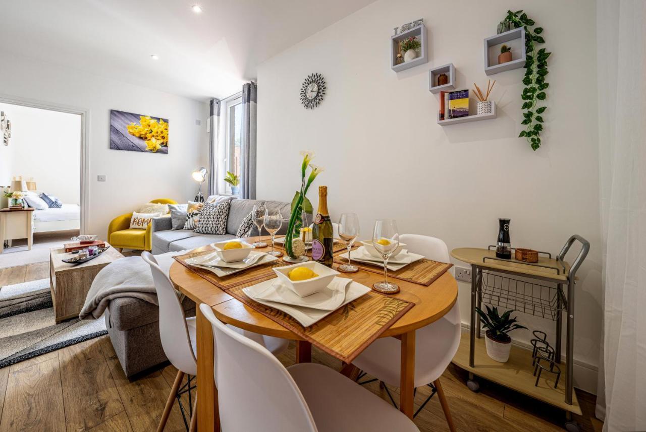 Mission Wave - Venture Apartment Staines-upon-Thames Екстериор снимка