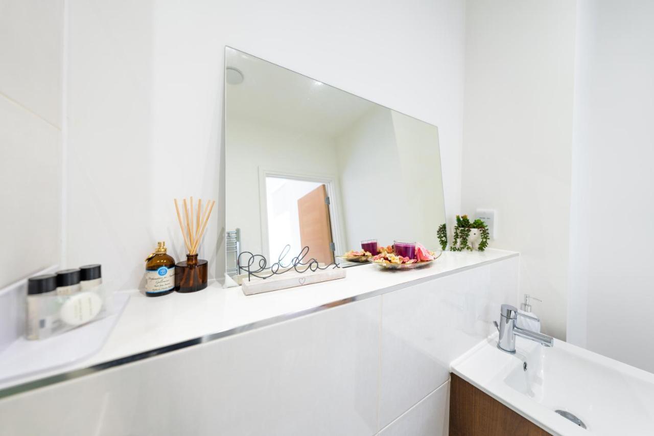 Mission Wave - Venture Apartment Staines-upon-Thames Екстериор снимка