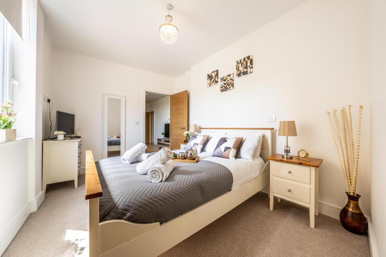 Mission Wave - Venture Apartment Staines-upon-Thames Екстериор снимка