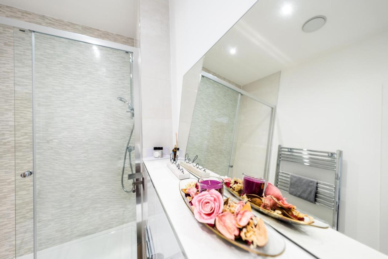 Mission Wave - Venture Apartment Staines-upon-Thames Екстериор снимка