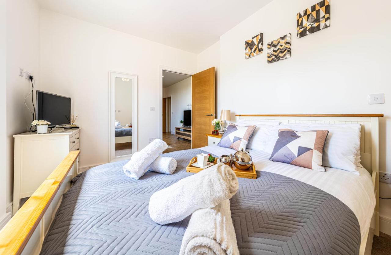 Mission Wave - Venture Apartment Staines-upon-Thames Екстериор снимка