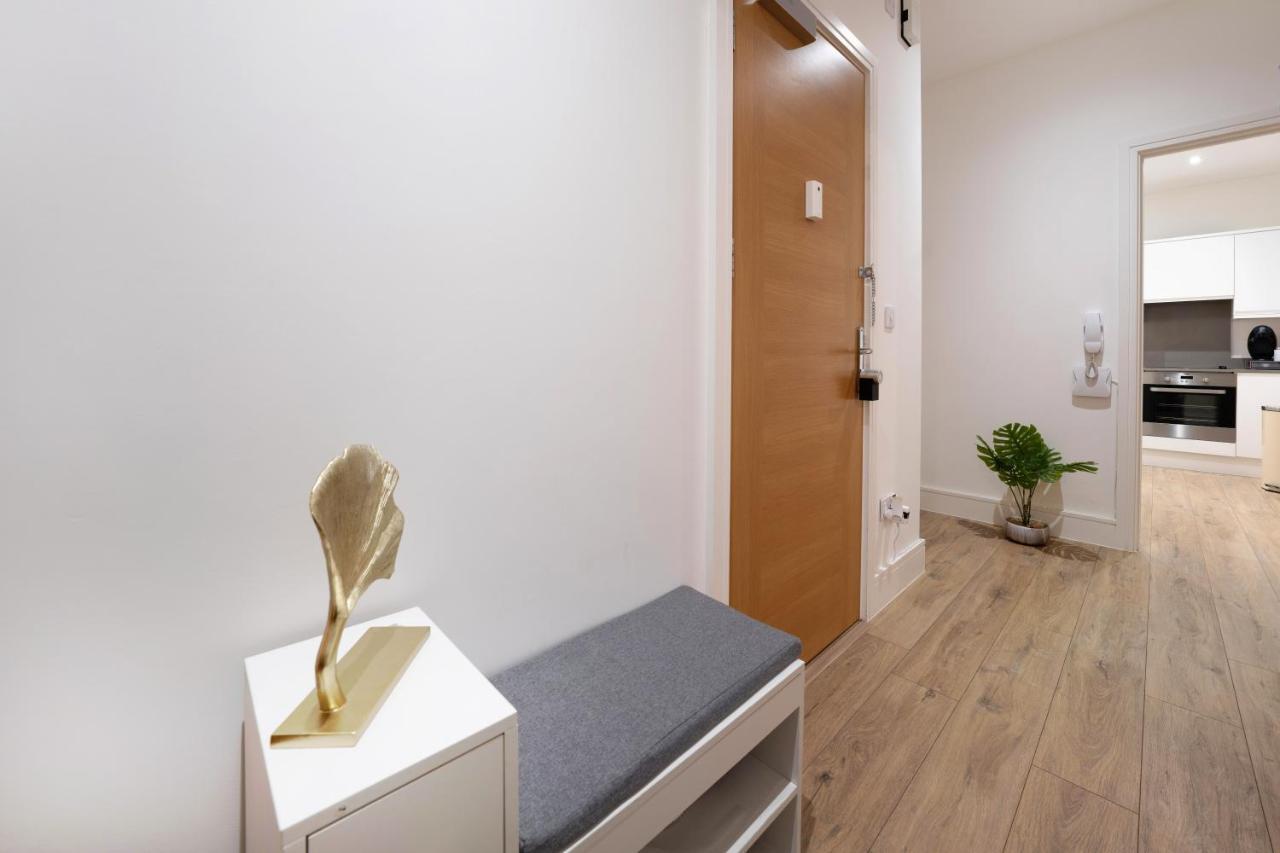 Mission Wave - Venture Apartment Staines-upon-Thames Екстериор снимка