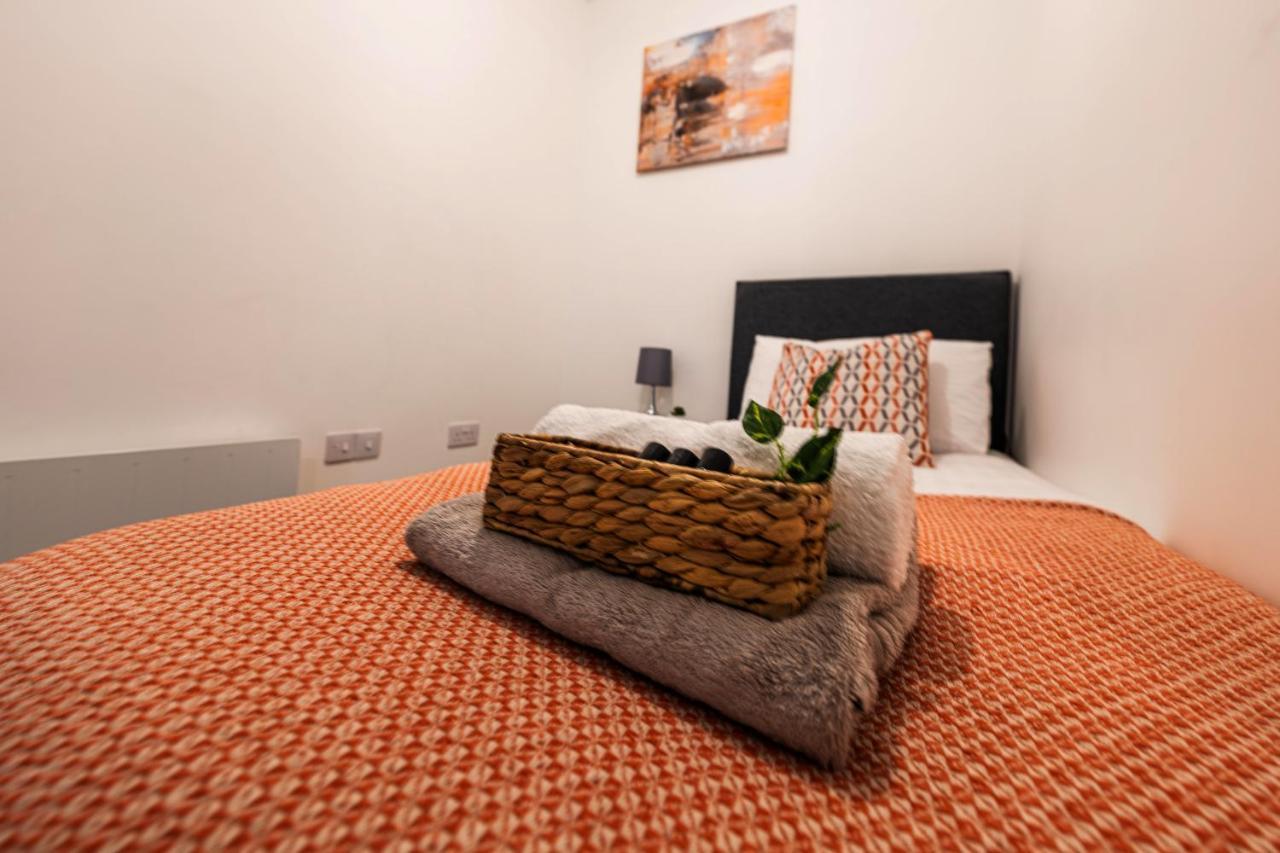 Mission Wave - Venture Apartment Staines-upon-Thames Екстериор снимка