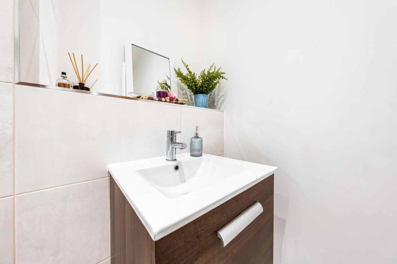 Mission Wave - Venture Apartment Staines-upon-Thames Екстериор снимка